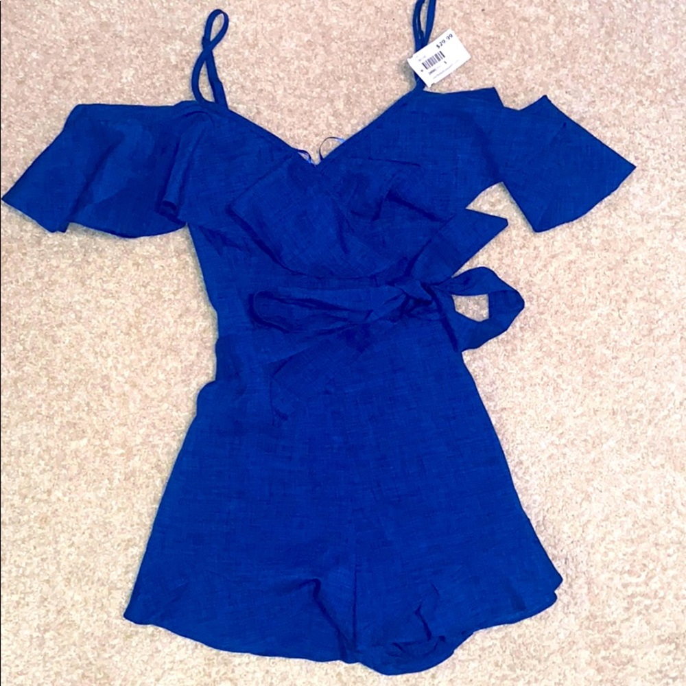 brand NEW ROMPER Off the shoulder - Small